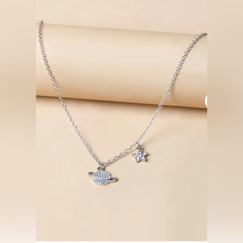 NWOT PLANET & STAR SILVER NECKLACE